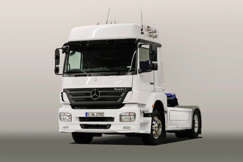 Mercedes Axor 2